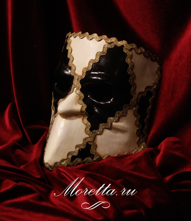 Венецианская маска Баута чёрно-белая Вид 2